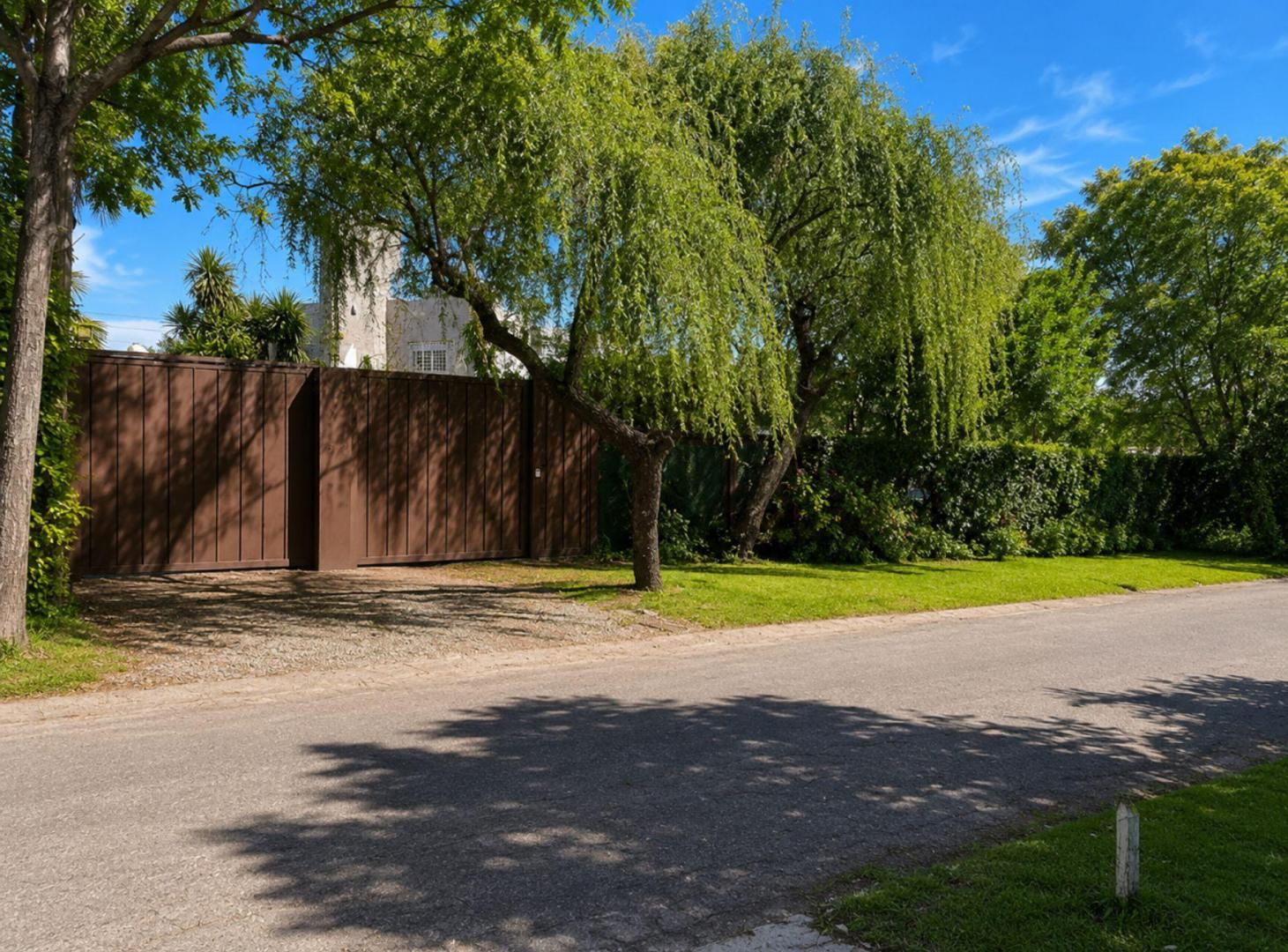 Foto de CASA VENTA ENTRE CAMINOS GONNET, imagen 5