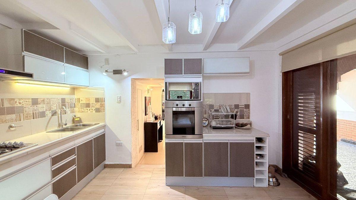 Foto de CASA EN VENTA LA PLATA 3 DORMITORIOS COCHERA, imagen 4