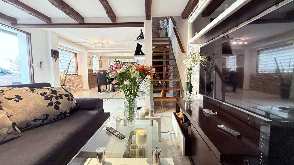 Foto de CASA EN VENTA LA PLATA 3 DORMITORIOS COCHERA, imagen 2