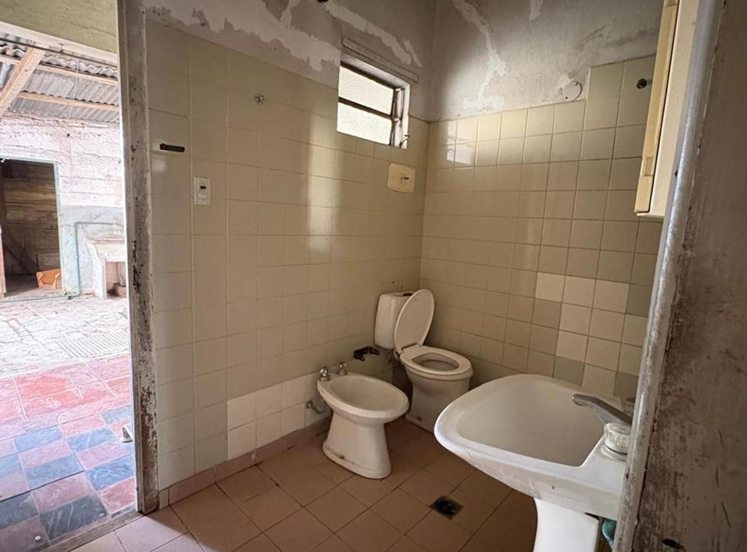 Foto de CASA EN VENTA LA PLATA TIPO PH A REFACCIONAR, imagen 3