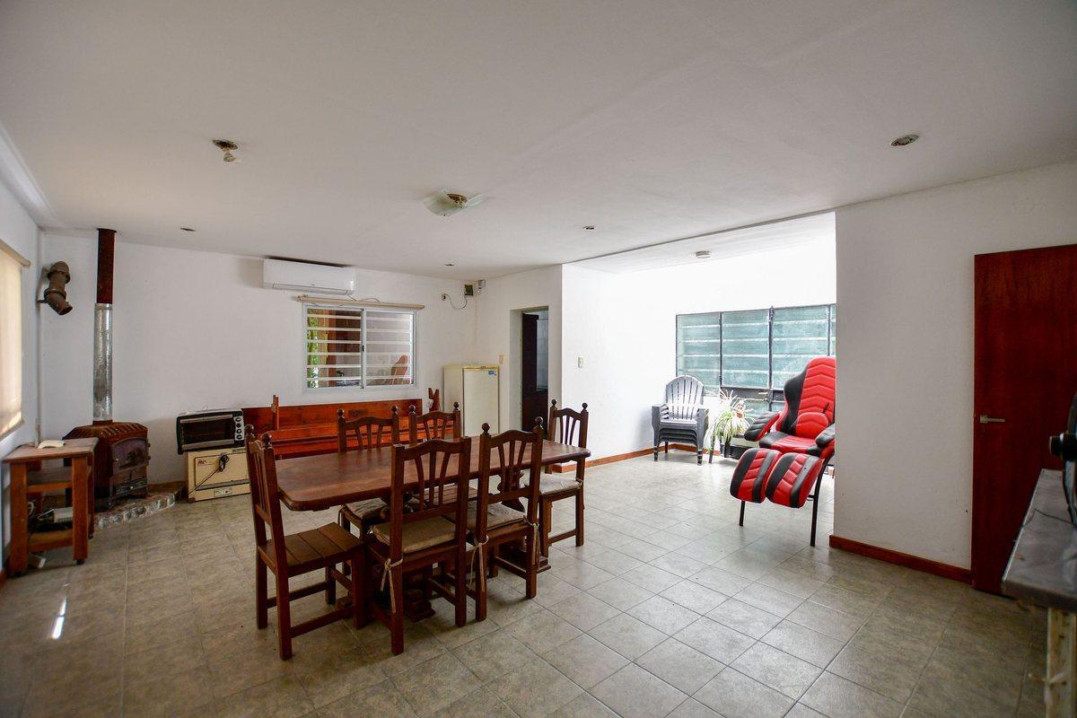 Foto de CASA EN VENTA SICARDI 2 DORMITORIOS CON PILETA, imagen 5