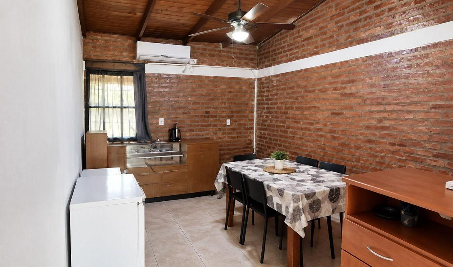 Foto de CASA EN VENTA EN LA PLATA EN ESQUINA, imagen 3