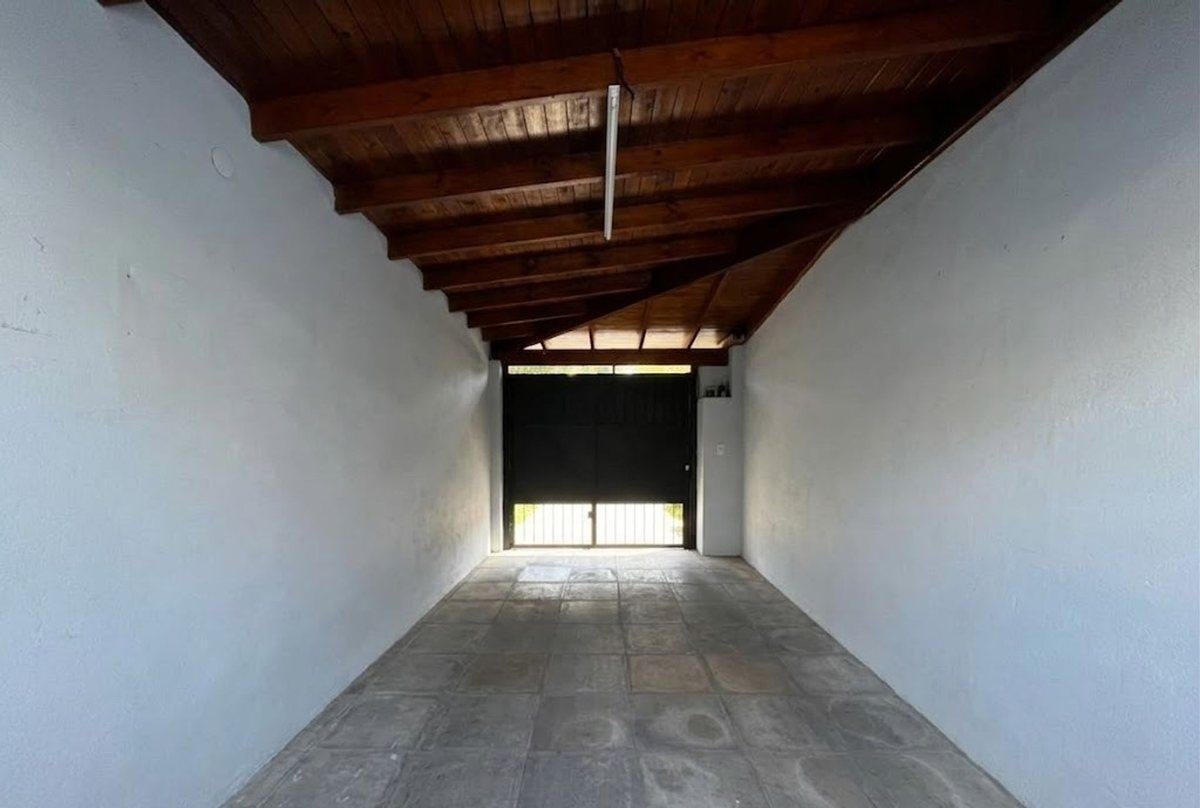 Foto de CASA VENTA LA PLATA 2 DORMITORIOS APTO BANCO, imagen 2