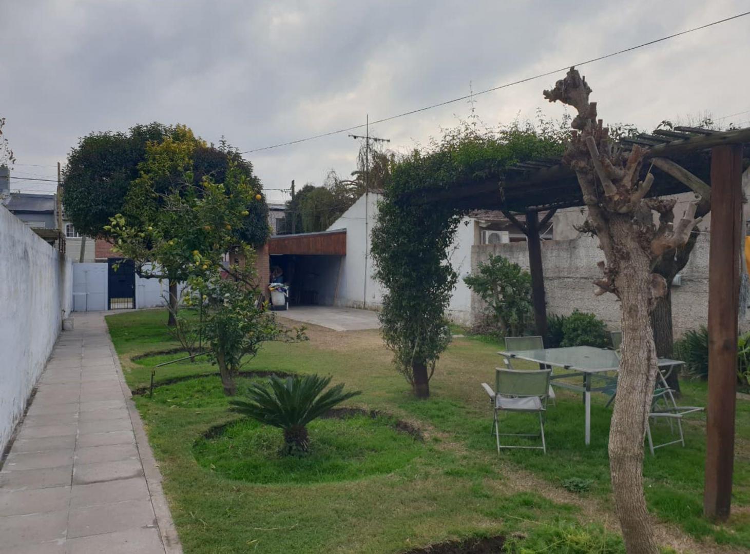 Foto de CASA VENTA LA PLATA 2 DORMITORIOS APTO BANCO, imagen 1