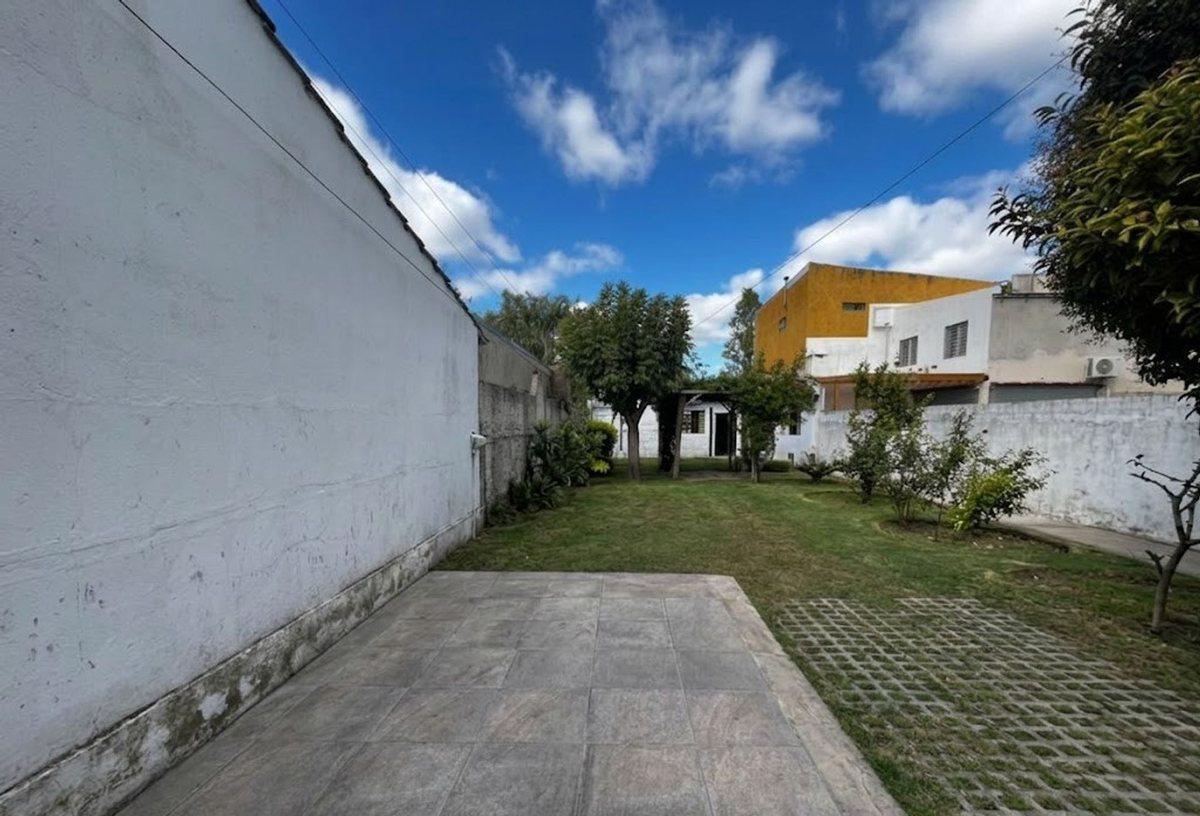 Foto de CASA VENTA LA PLATA 2 DORMITORIOS APTO BANCO, imagen 5