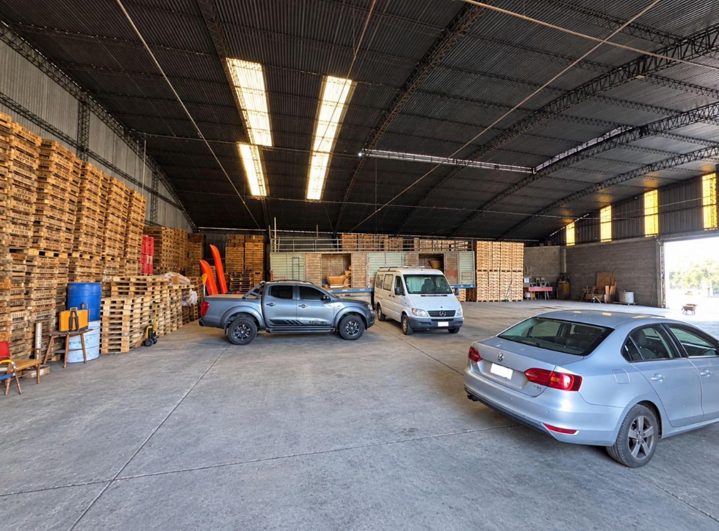 Foto de GALPON DE 750M2 EN VENTA LA PLATA, imagen 1