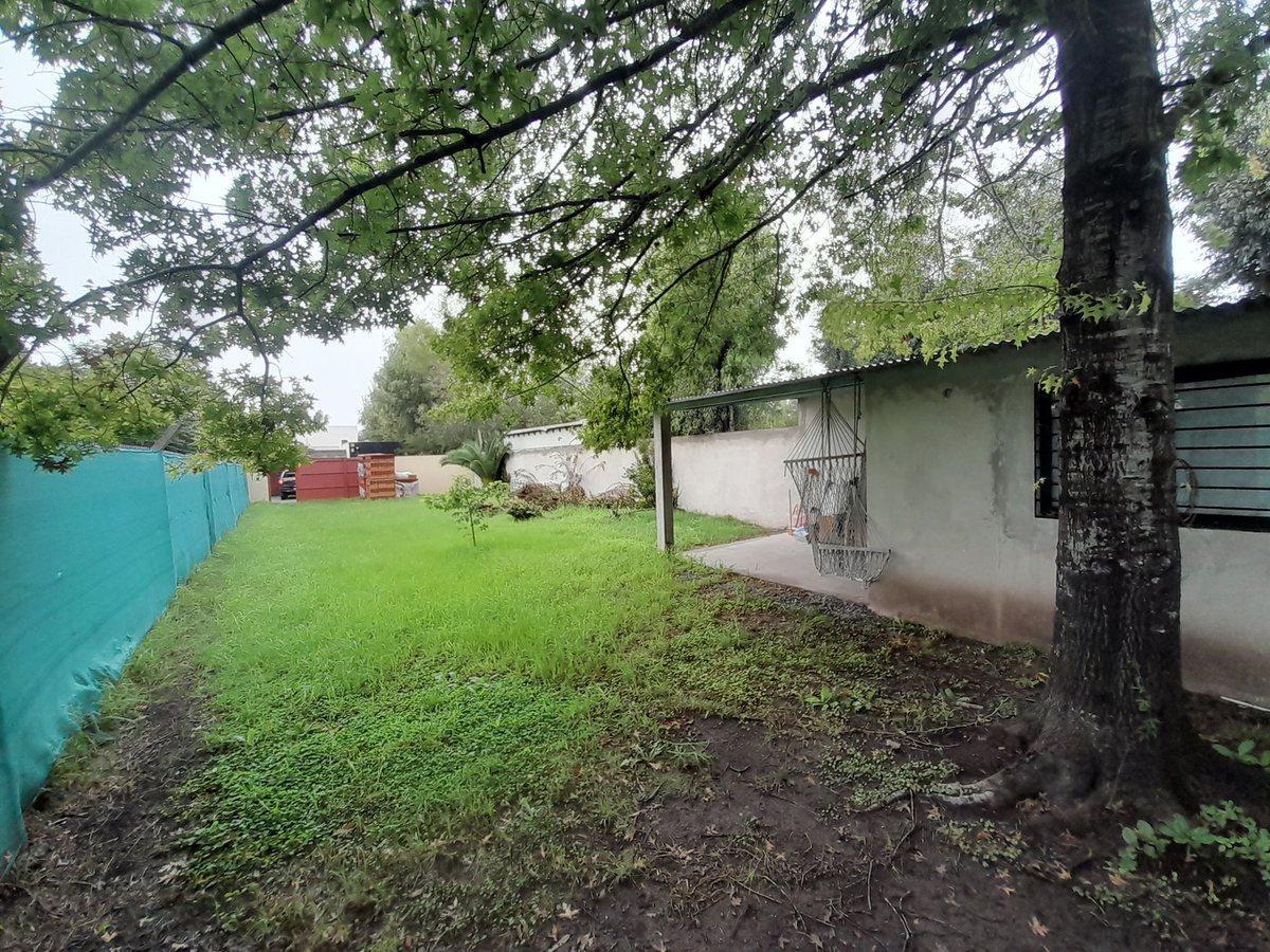 Foto de LOTE EN VENTA GONNET ENTRE CAMINOS PERMUTA, imagen 4