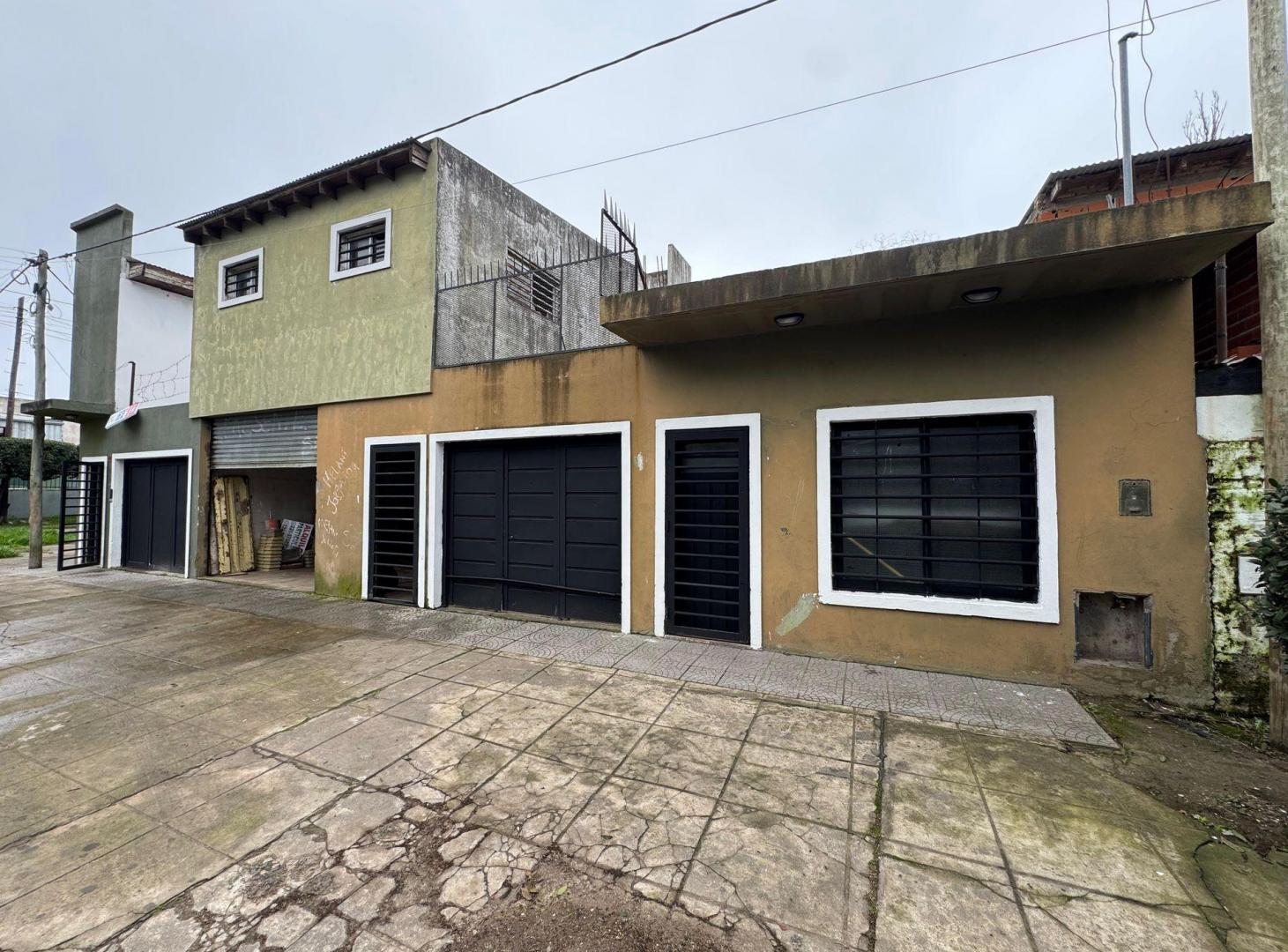 Foto de DUPLEX CON LOCAL Y DEPARTAMENTO EN VENTA LA PLATA, imagen 1