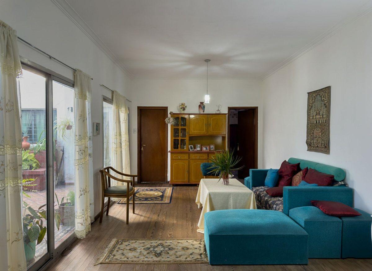 Foto de CASA VENTA LA PLATA 4 DORMITORIOS COCHERA PARQUE, imagen 4