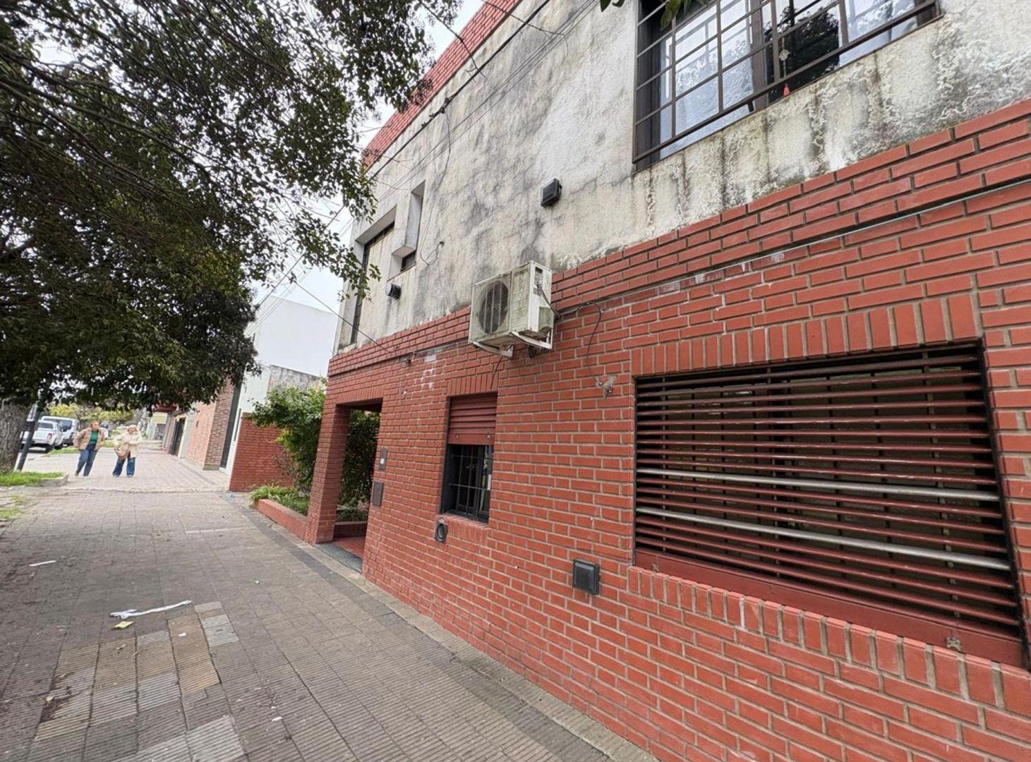 Foto de CASA EN VENTA LOS HORNOS 3 DORMITORIOS JARDIN, imagen 5
