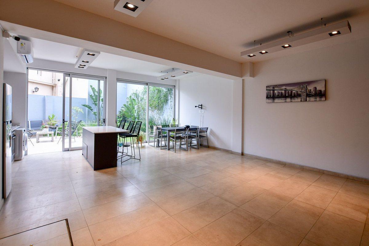 Foto de CASA VENTA LA PLATA PILETA 3 DORMITORIOS COCHERA, imagen 5