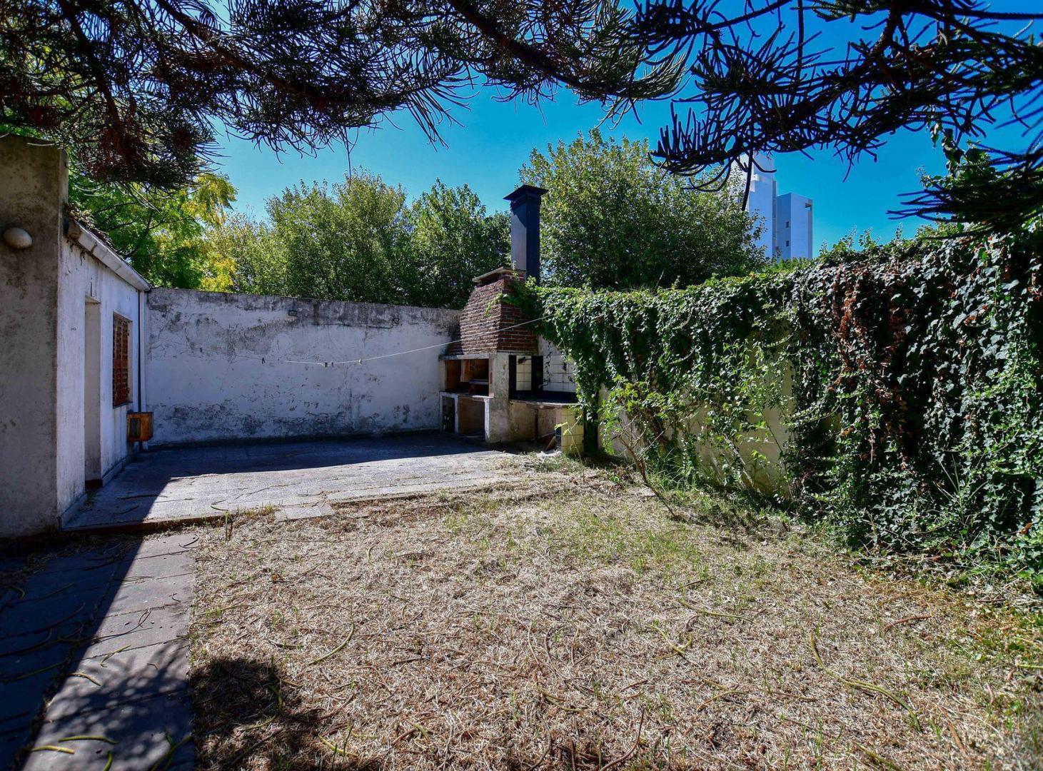 Foto de CASA EN VENTA LA PLATA A RECICLAR PARQUE COCHERA, imagen 5