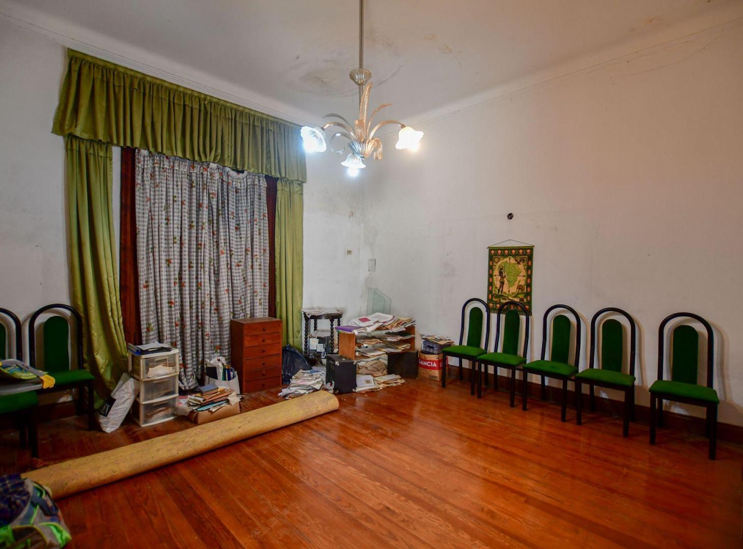 Foto de CASA EN VENTA LA PLATA A RECICLAR PARQUE COCHERA, imagen 2