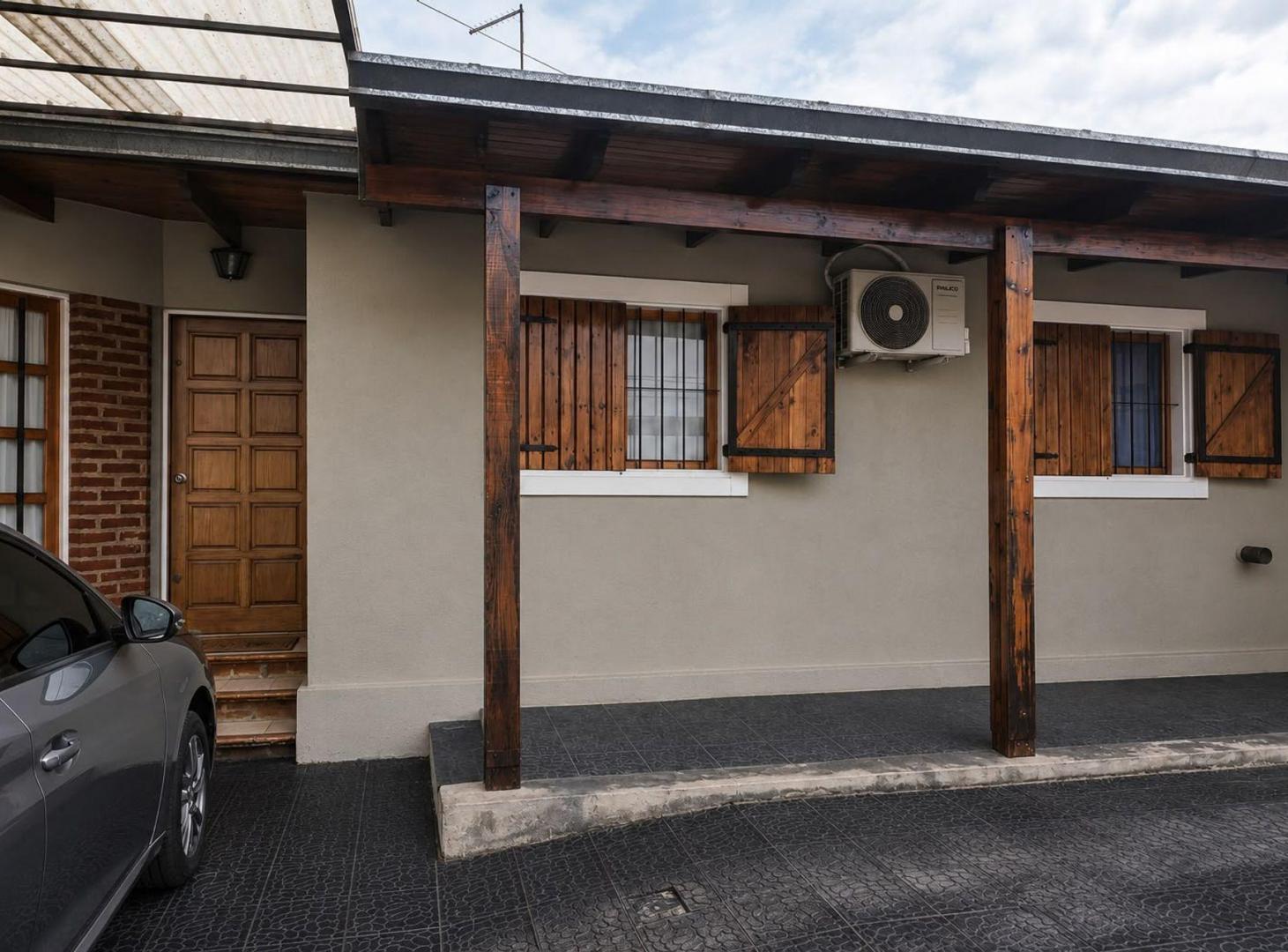 Foto de CASA EN VENTA LA PLATA APTA CREDITO, imagen 1