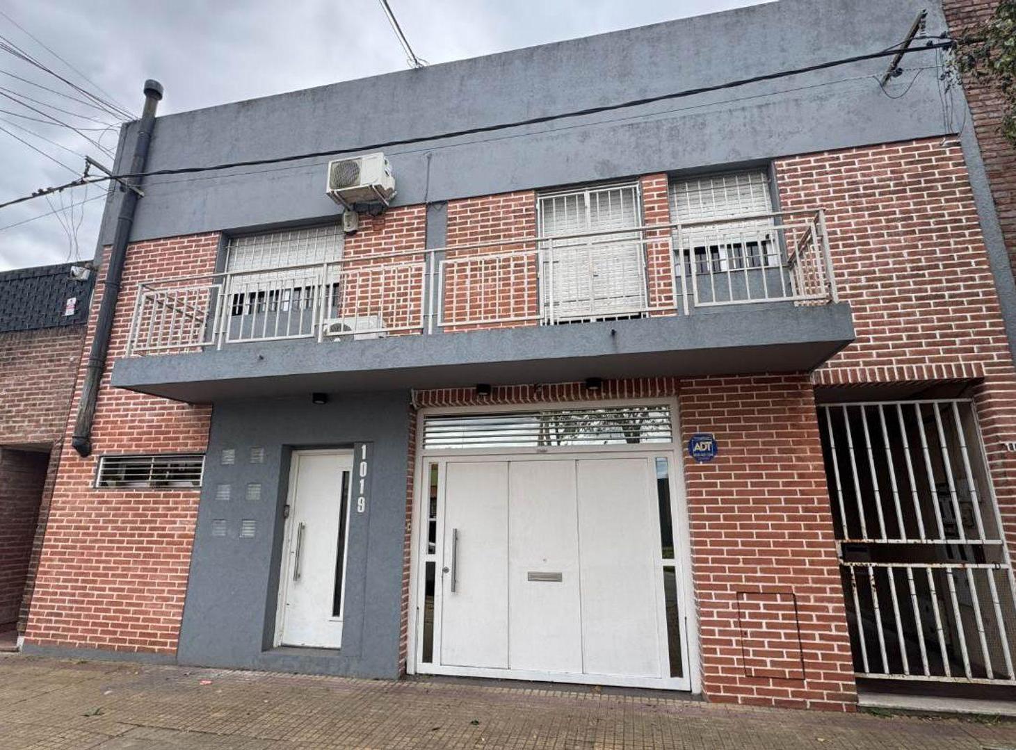 Foto de CASA EN PH EN VENTA LA PLATA 3 DORMITORIOS PATIO, imagen 1