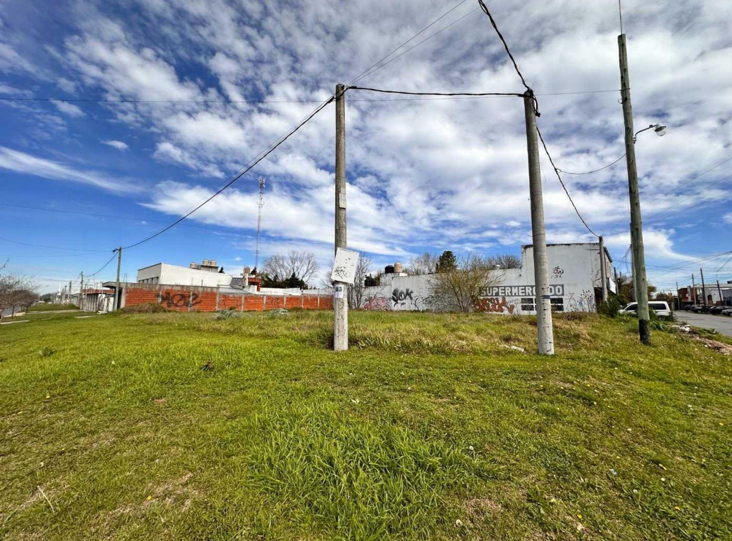 Foto de LOTE EN ESQUINA VENTA BARRIO ABIERTO NUEVO LORENZO, imagen 1