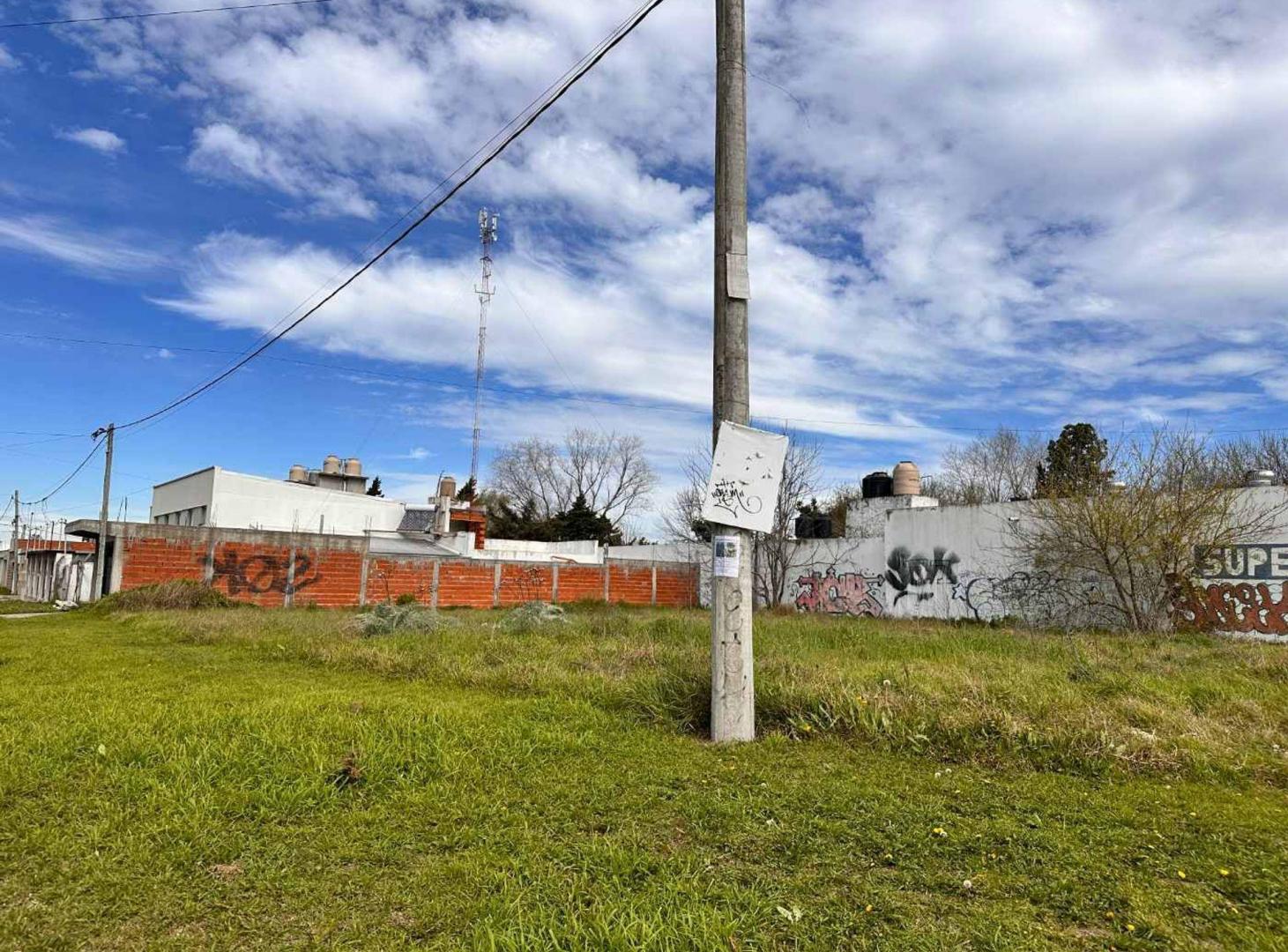 Foto de LOTE EN ESQUINA VENTA BARRIO ABIERTO NUEVO LORENZO, imagen 3