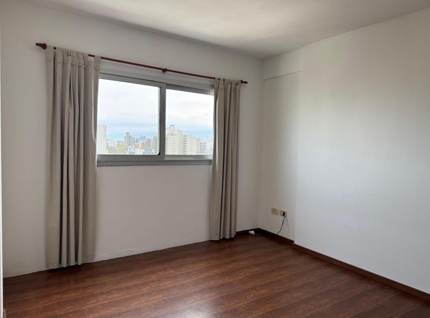 Foto de DEPARTAMENTO EN VENTA LA PLATA 1 DORMITORIO GARAGE, imagen 5