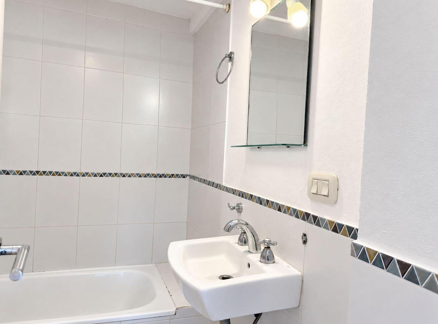 Foto de DEPARTAMENTO EN VENTA LA PLATA 1 DORMITORIO GARAGE, imagen 3