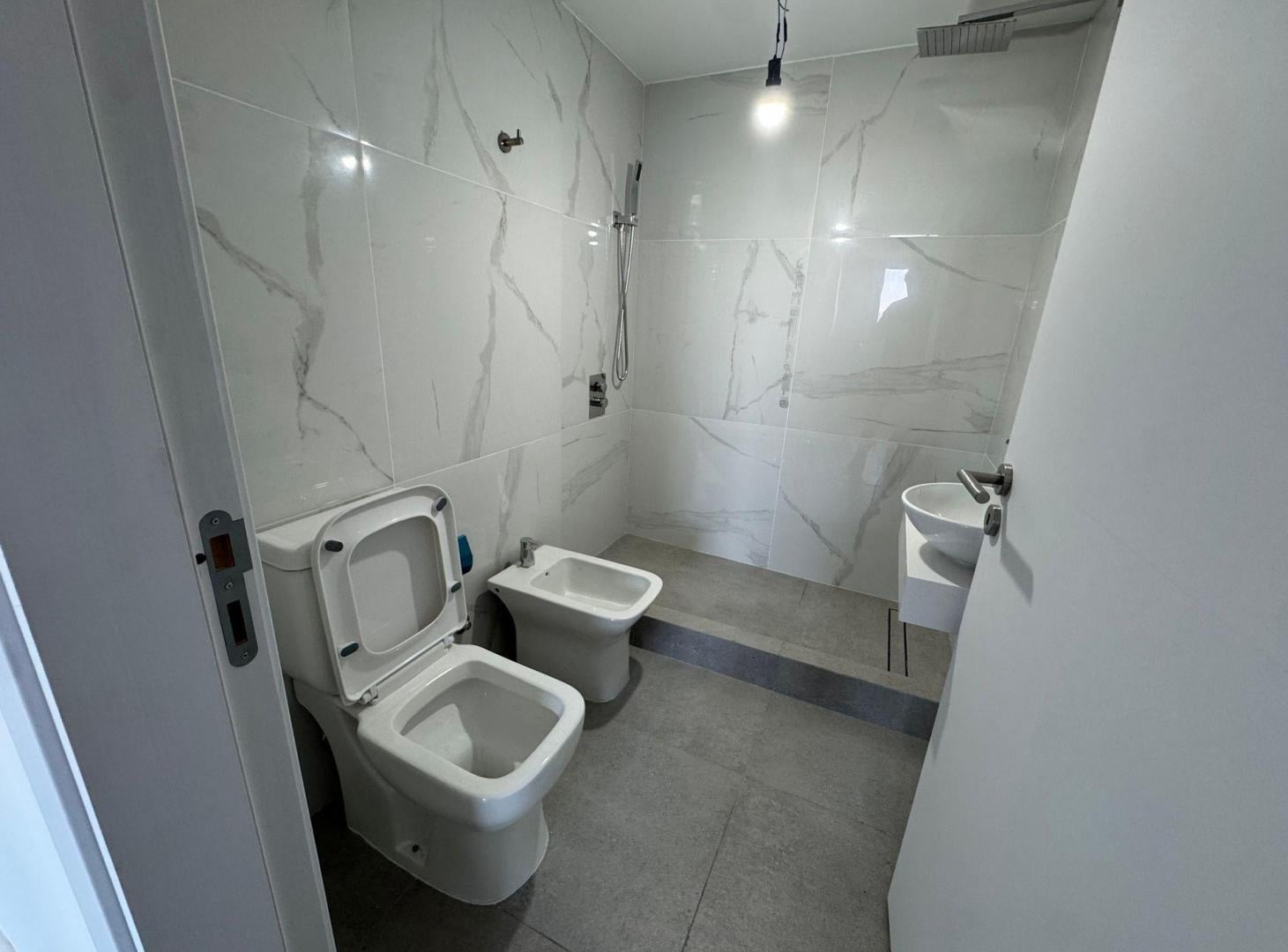 Foto de DEPARTAMENTO EN VENTA DEVOTO 2 AMBIENTES BALCON, imagen 4