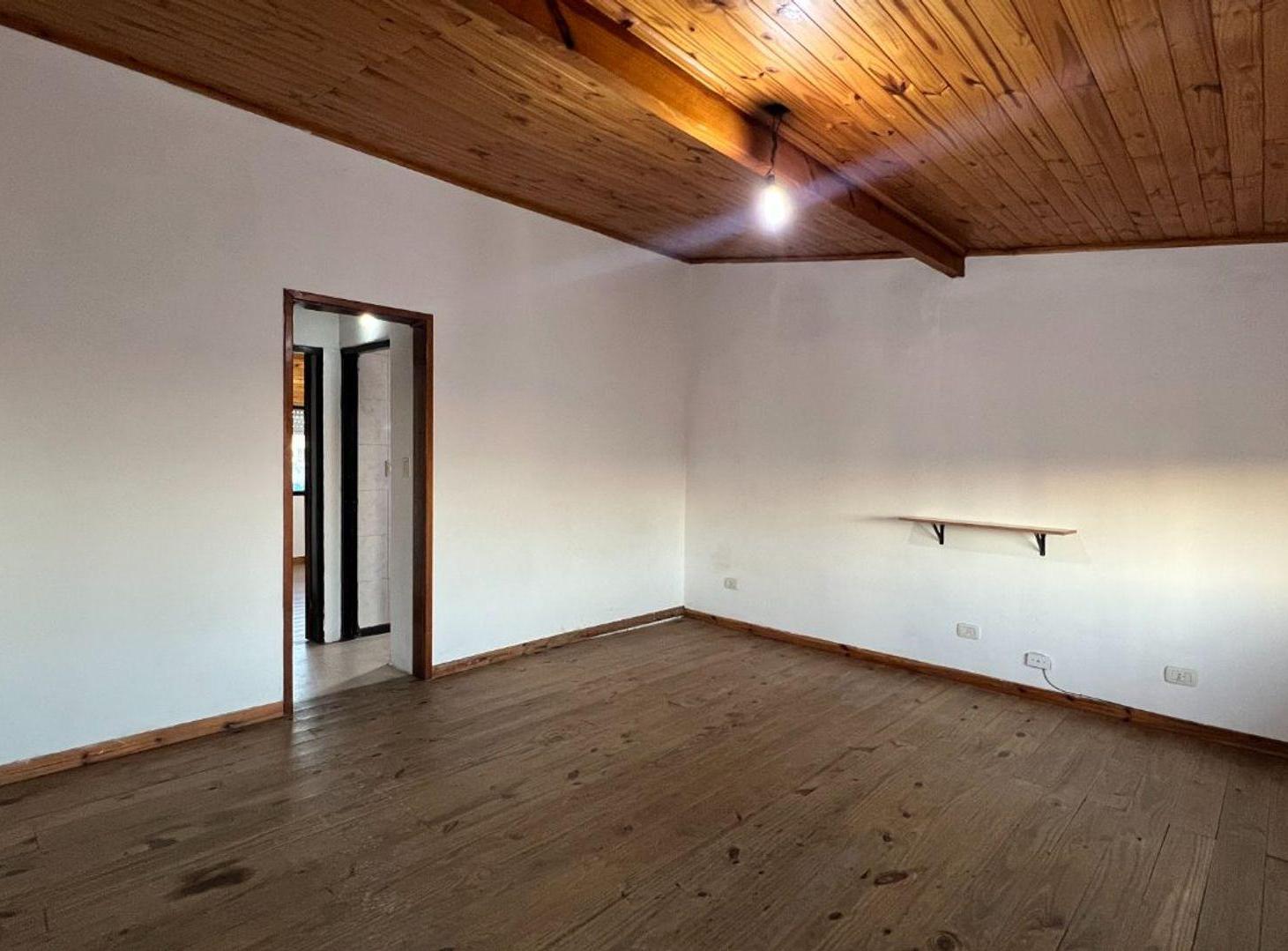 Foto de PH EN VENTA LOS HORNOS - LA PLATA, imagen 4