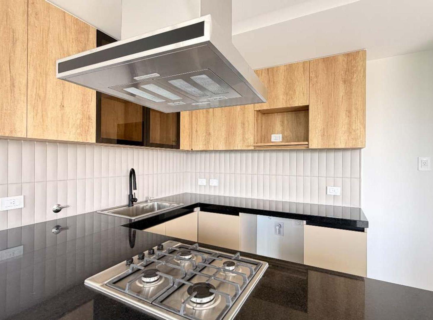 Foto de PISO EN VENTA LA PLATA 2 DORMITORIOS Y COCHERA, imagen 1