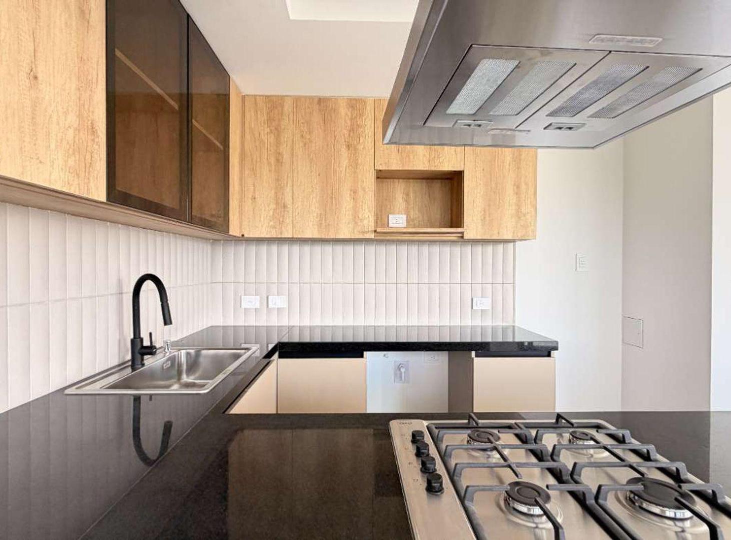 Foto de PISO EN VENTA LA PLATA 2 DORMITORIOS Y COCHERA, imagen 2