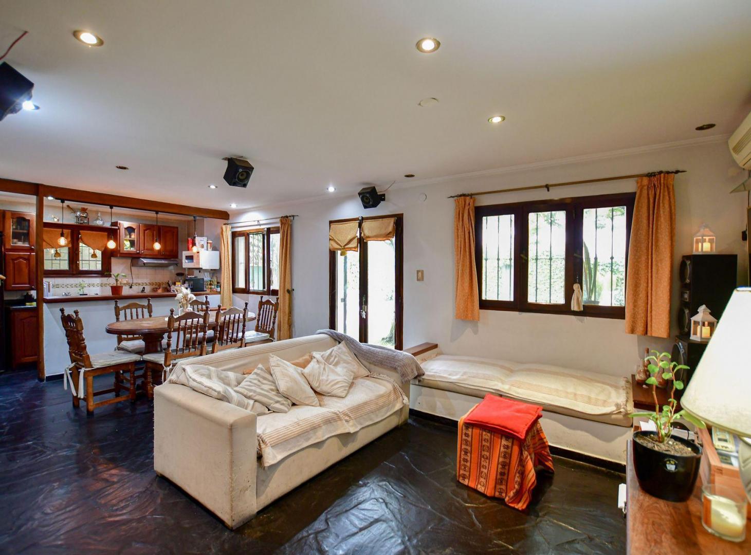 Foto de CASA EN VENTA GONNET 3 DORMITORIOS - APTO BANCO, imagen 1