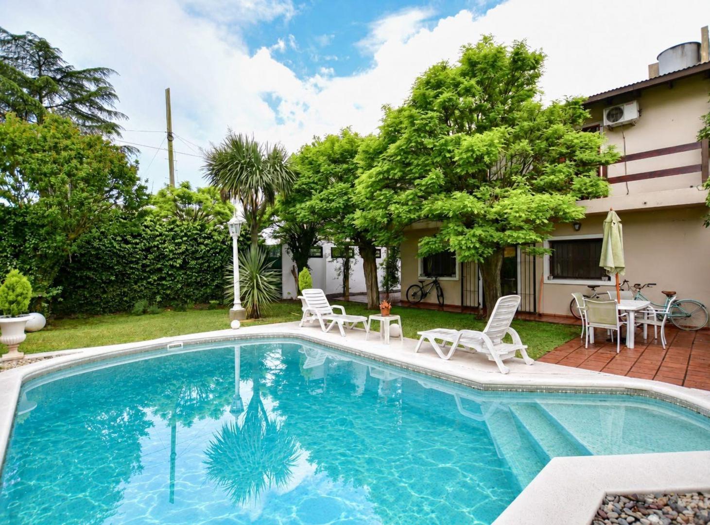 Foto de CASA EN VENTA GONNET 3 DORMITORIOS - APTO BANCO, imagen 2