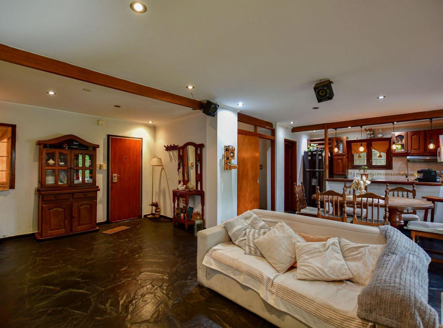 Foto de CASA EN VENTA GONNET 3 DORMITORIOS - APTO BANCO, imagen 5