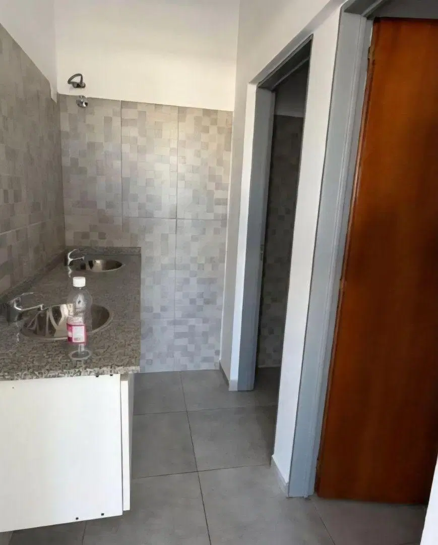 ALQUILER LOCAL COMERCIAL AV GOYCOECHEA - VILLA ALLENDE 4