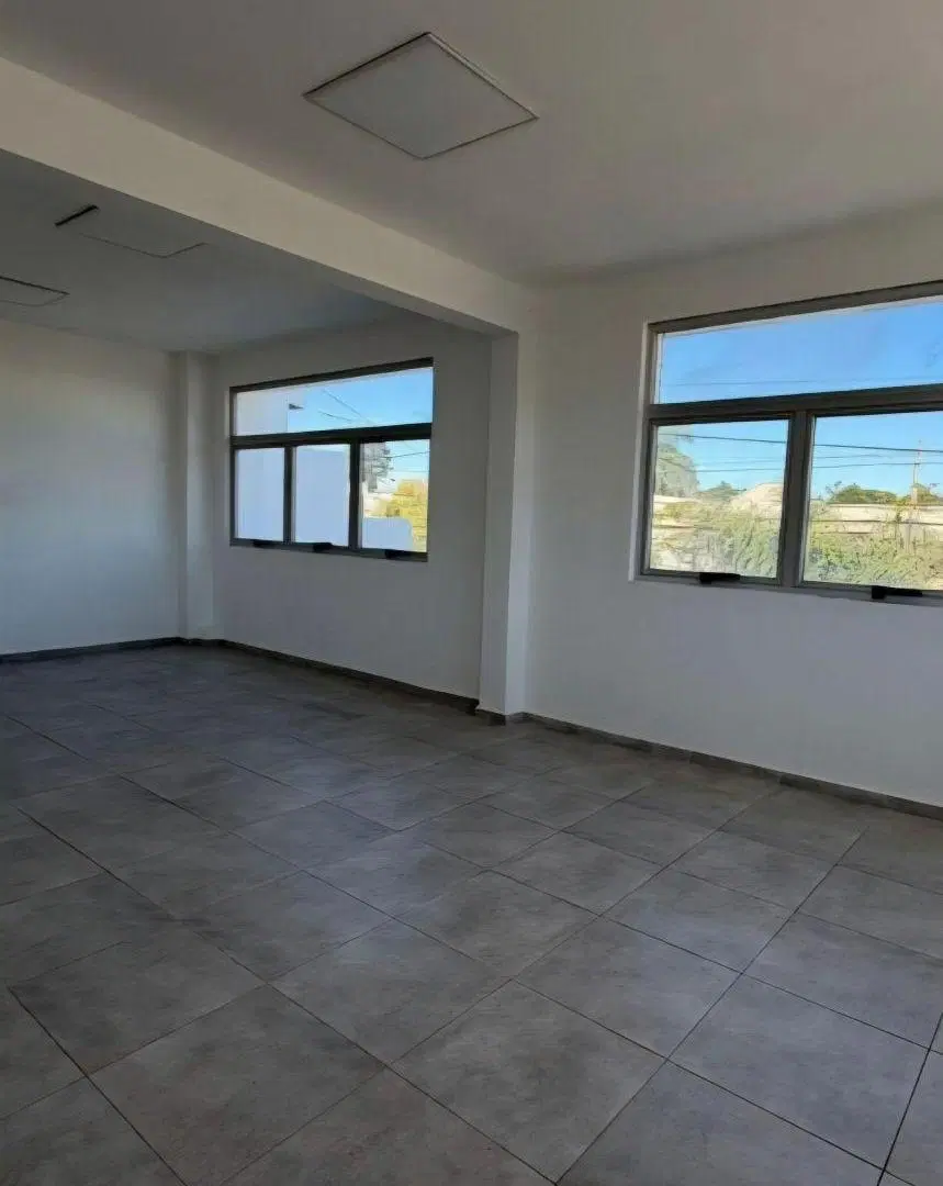 ALQUILER LOCAL COMERCIAL AV GOYCOECHEA - VILLA ALLENDE 5