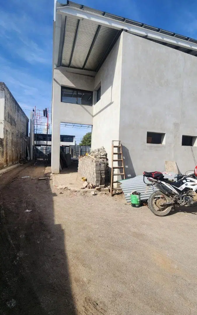 ALQUILER LOCAL COMERCIAL A ESTRENAR AV GAUSS 5100 3