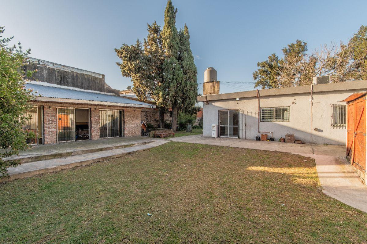 Foto de Casa en venta con lote de 500 m² - 3 dormitorios - jardin- quincho, imagen 3