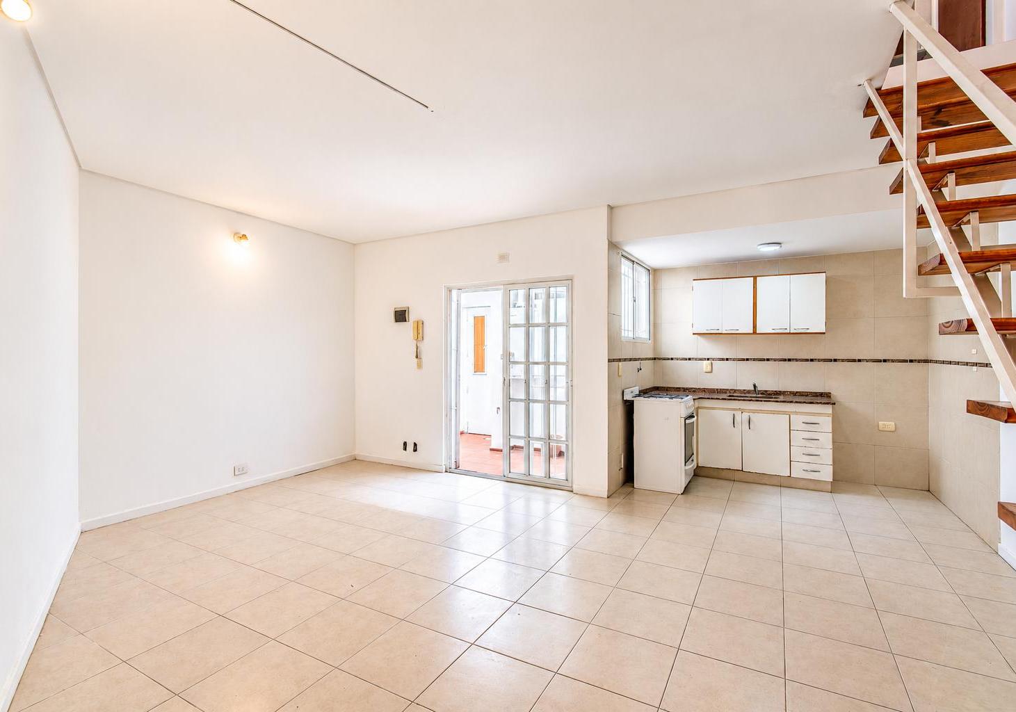 Foto de Venta departamento Dos Ambientes - Patio - Sin Expensas, imagen 2