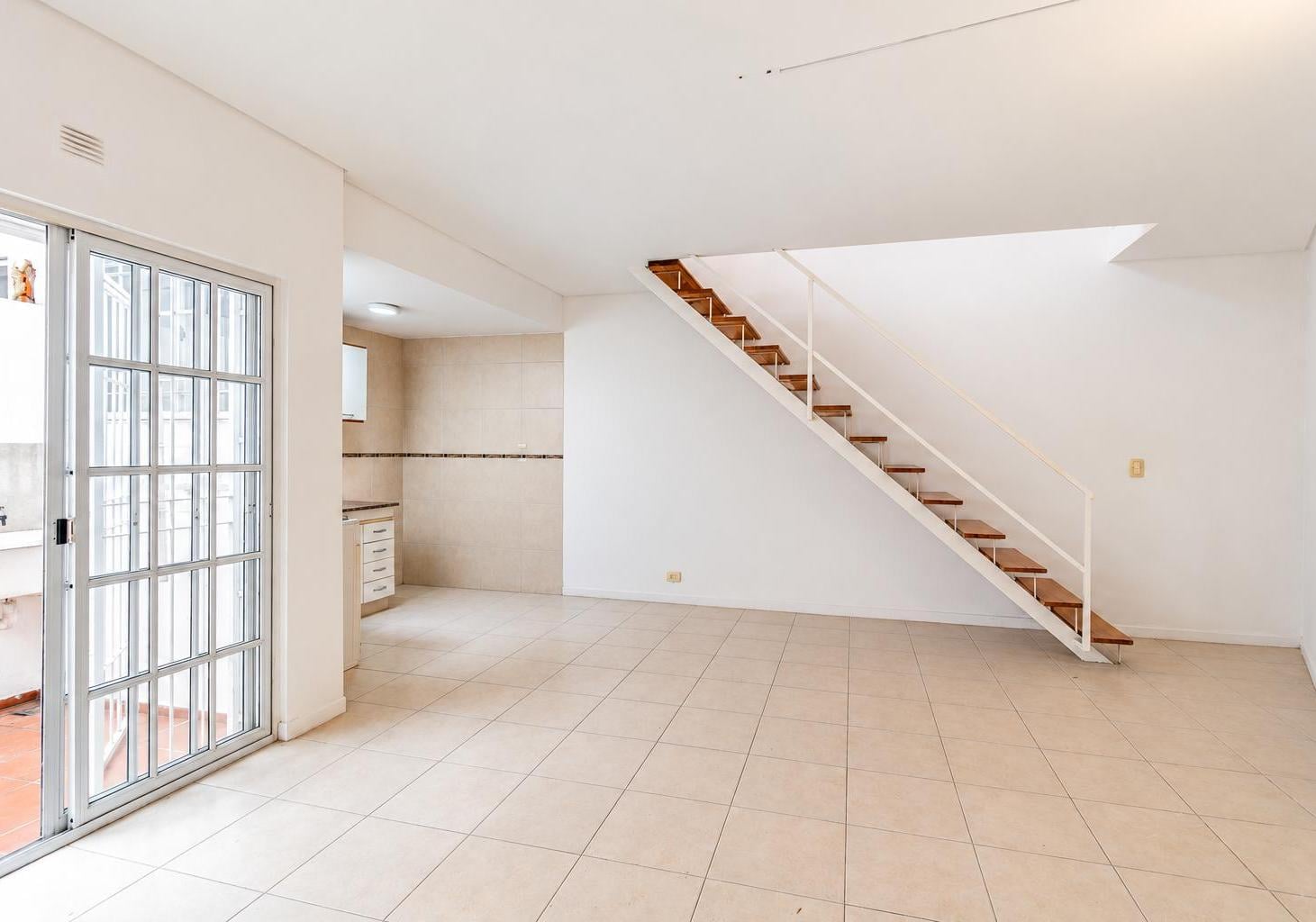 Foto de Venta departamento Dos Ambientes - Patio - Sin Expensas, imagen 4