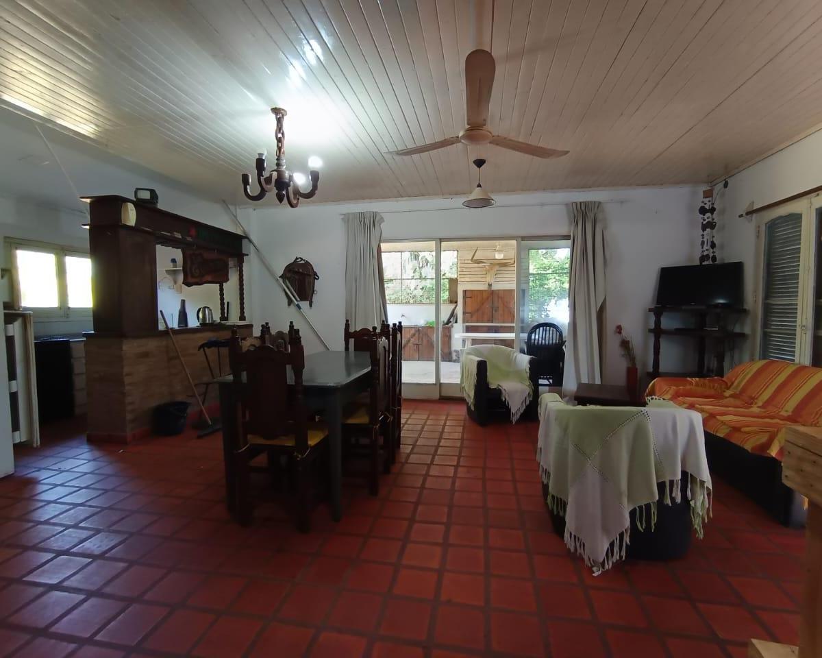 Amplia Casa con Pileta y Quincho a 200 m del Río Paraná 4