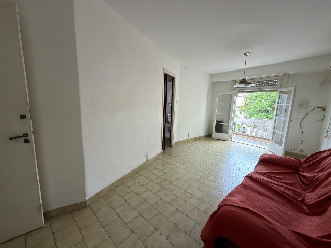 Foto de PH en Velez Sarsfield 2 amb 1er piso por escalera con potencial!!, imagen 2