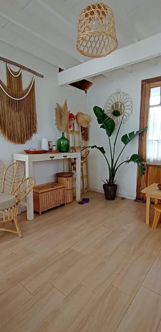 Casa con pileta y parque Barrio Cerrado