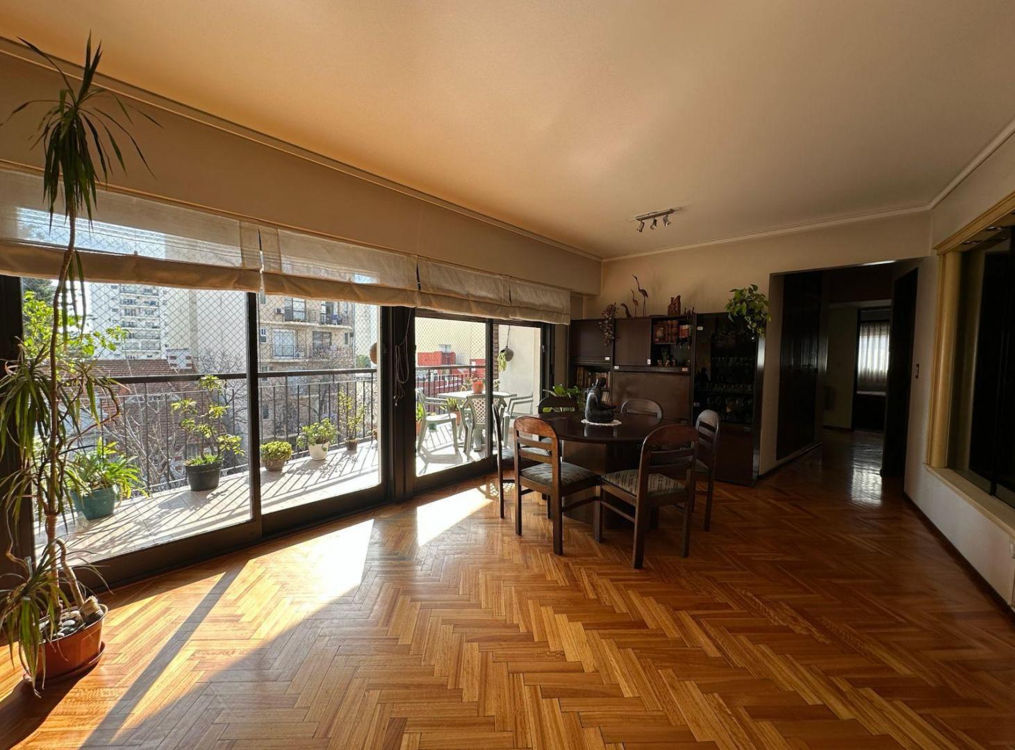 Foto de Venta departamento 5 ambientes con dependencia, cochera y baulera en, imagen 2