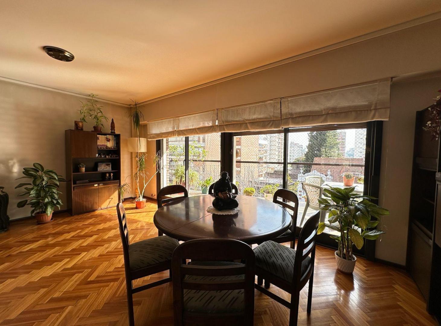 Venta departamento 5 ambientes con dependencia, cochera y baulera en Caballito
