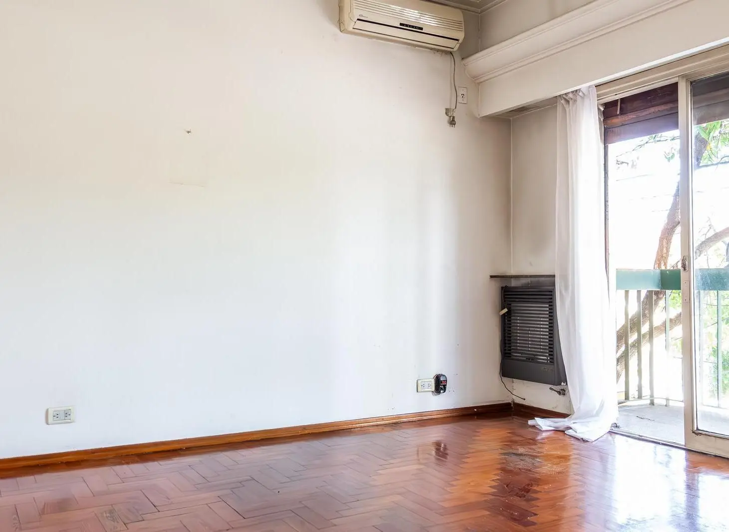 PH TIPO CASA EN ESQUINA 3 ambientes   LOCAL – 248 m² – SIN EXPENSAS – TERRAZA - VERSALLES 8