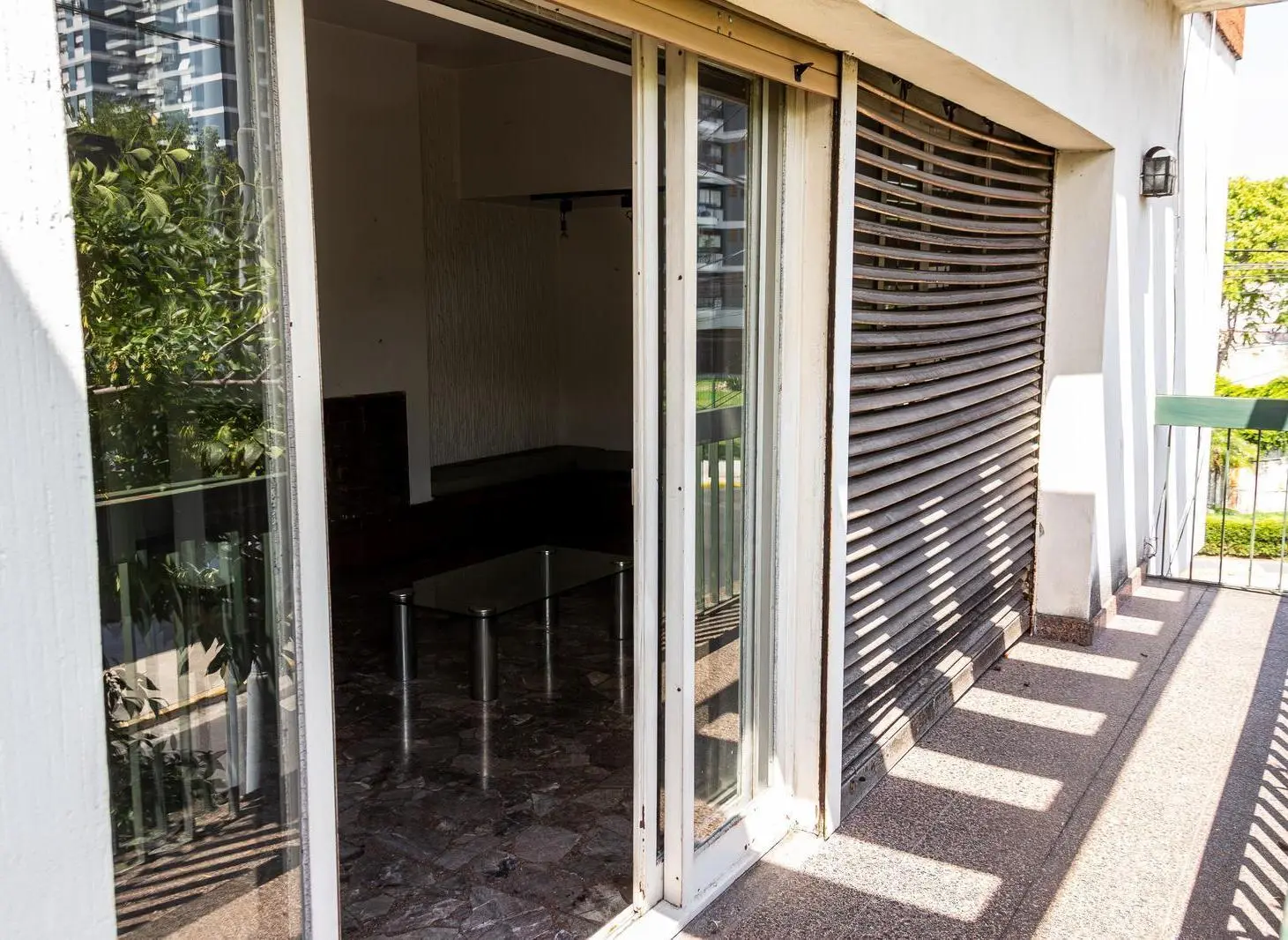PH TIPO CASA EN ESQUINA 3 ambientes   LOCAL – 248 m² – SIN EXPENSAS – TERRAZA - VERSALLES 2
