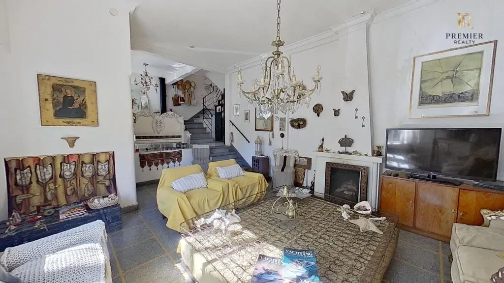 CASA DE 6 AMBIENTES LUMINOSO CON GARAGE, TALLER, QUINCHO Y BALCÓN ATERRAZADO – BELGRANO LÍMITE NÚÑEZ 3