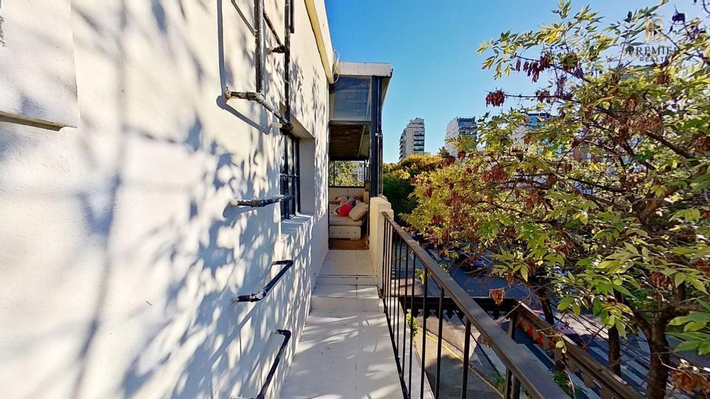 CASA DE 6 AMBIENTES LUMINOSO CON GARAGE, TALLER, QUINCHO Y BALCÓN ATERRAZADO – BELGRANO LÍMITE NÚÑEZ