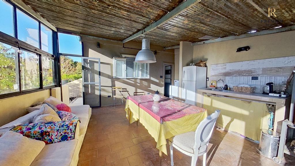 CASA DE 6 AMBIENTES LUMINOSO CON GARAGE, TALLER, QUINCHO Y BALCÓN ATERRAZADO – BELGRANO LÍMITE NÚÑEZ