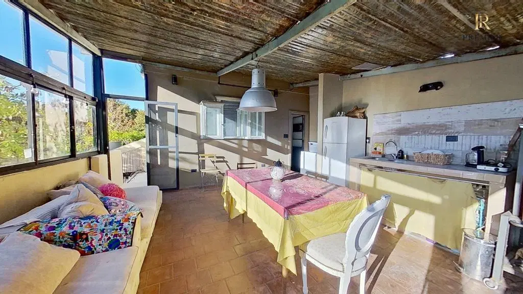 CASA DE 6 AMBIENTES LUMINOSO CON GARAGE, TALLER, QUINCHO Y BALCÓN ATERRAZADO – BELGRANO LÍMITE NÚÑEZ 2