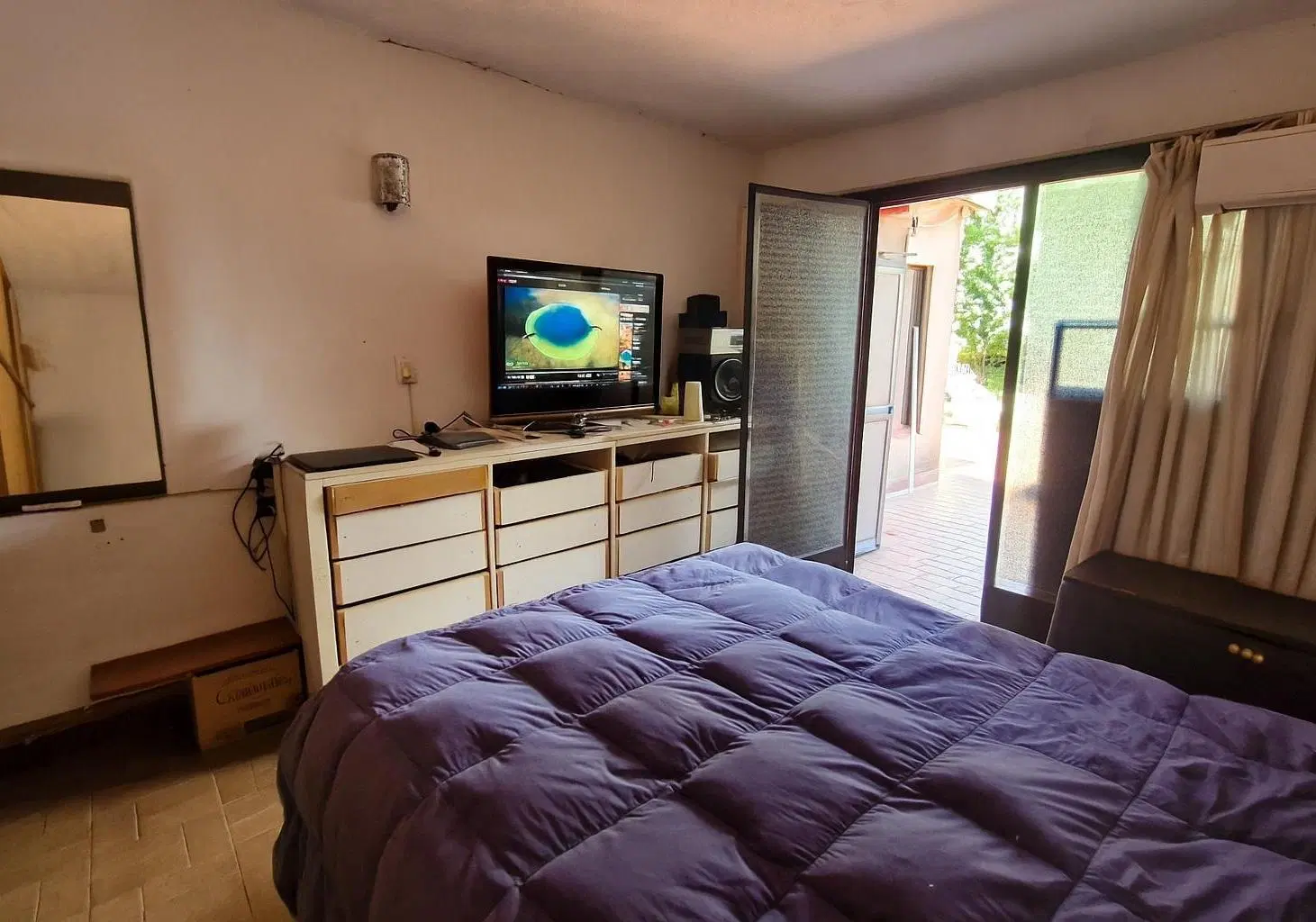 CASA EN VENTA DE 6 AMBIENTES CON UN JARDÍN PATIO LUMINOSO 4