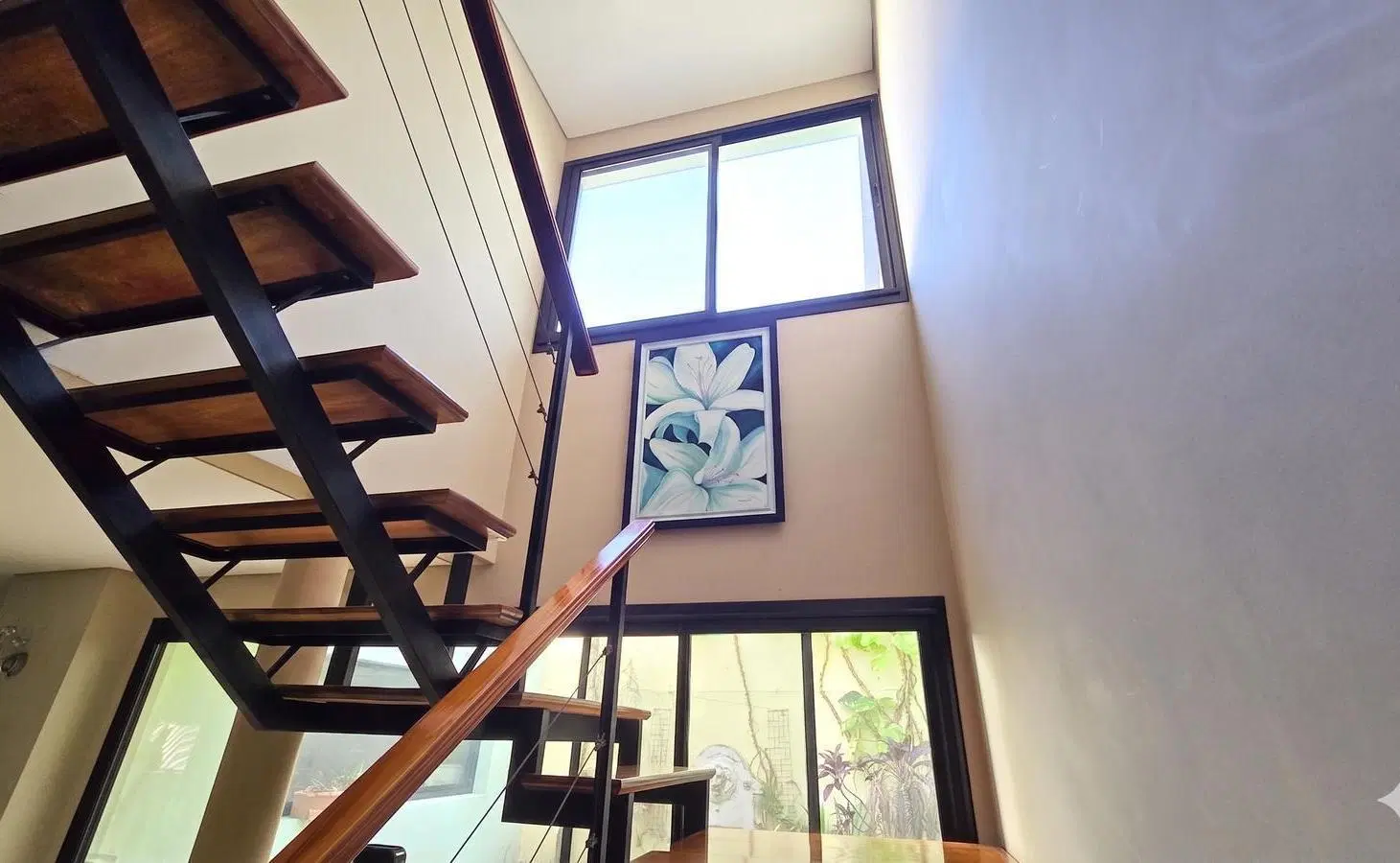 Venta de Casa lote propio con Jardin y cochera en Agronomia 4