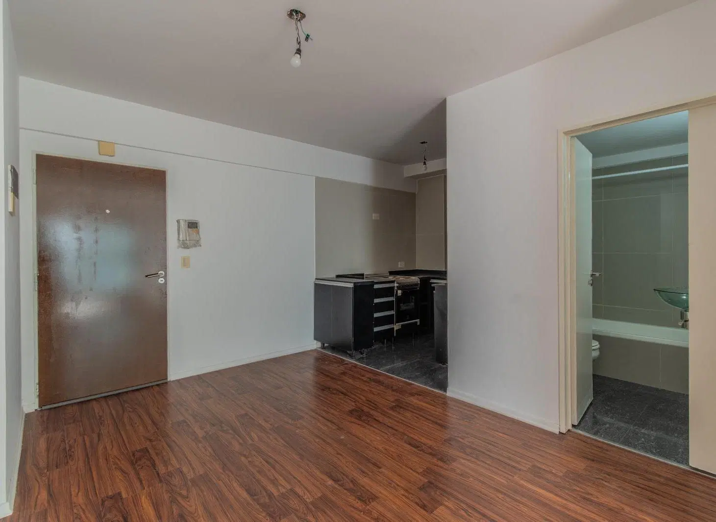 Departamento en venta 4 ambientes con patio y cochera en Caballito 2